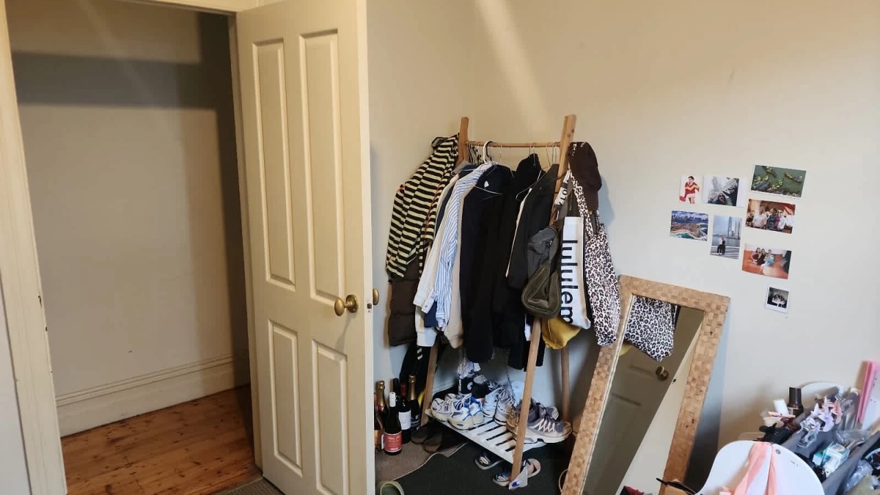 Room in a share house