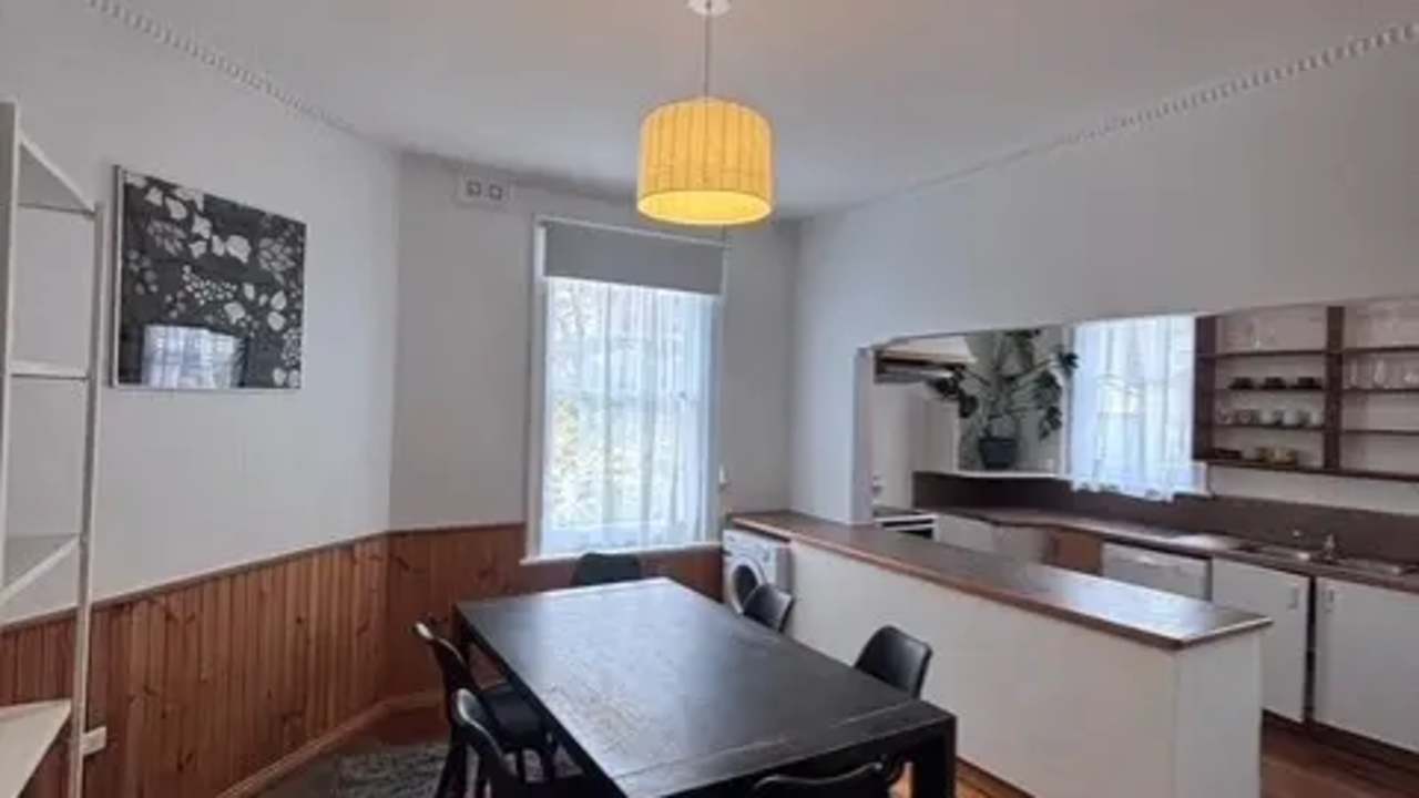 Whole property with 2 rooms for rent
