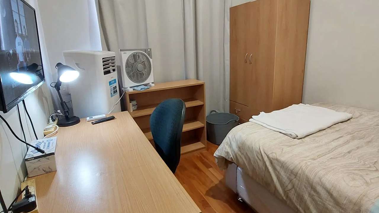 Furnished room in a share house
