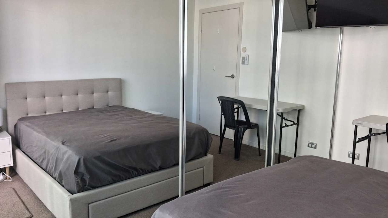 Furnished room in a flatshare