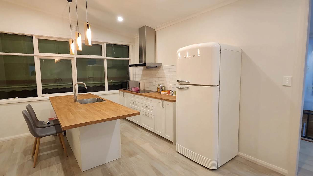 Room in a share house