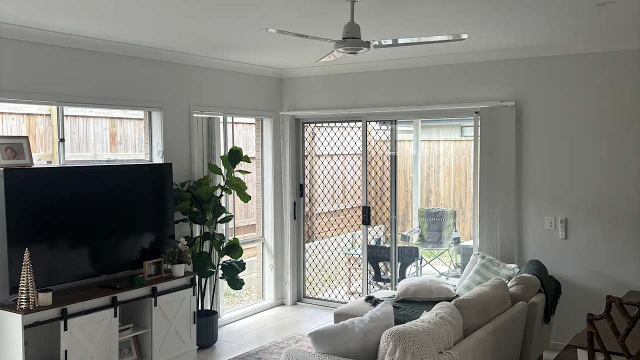 Room in a share house