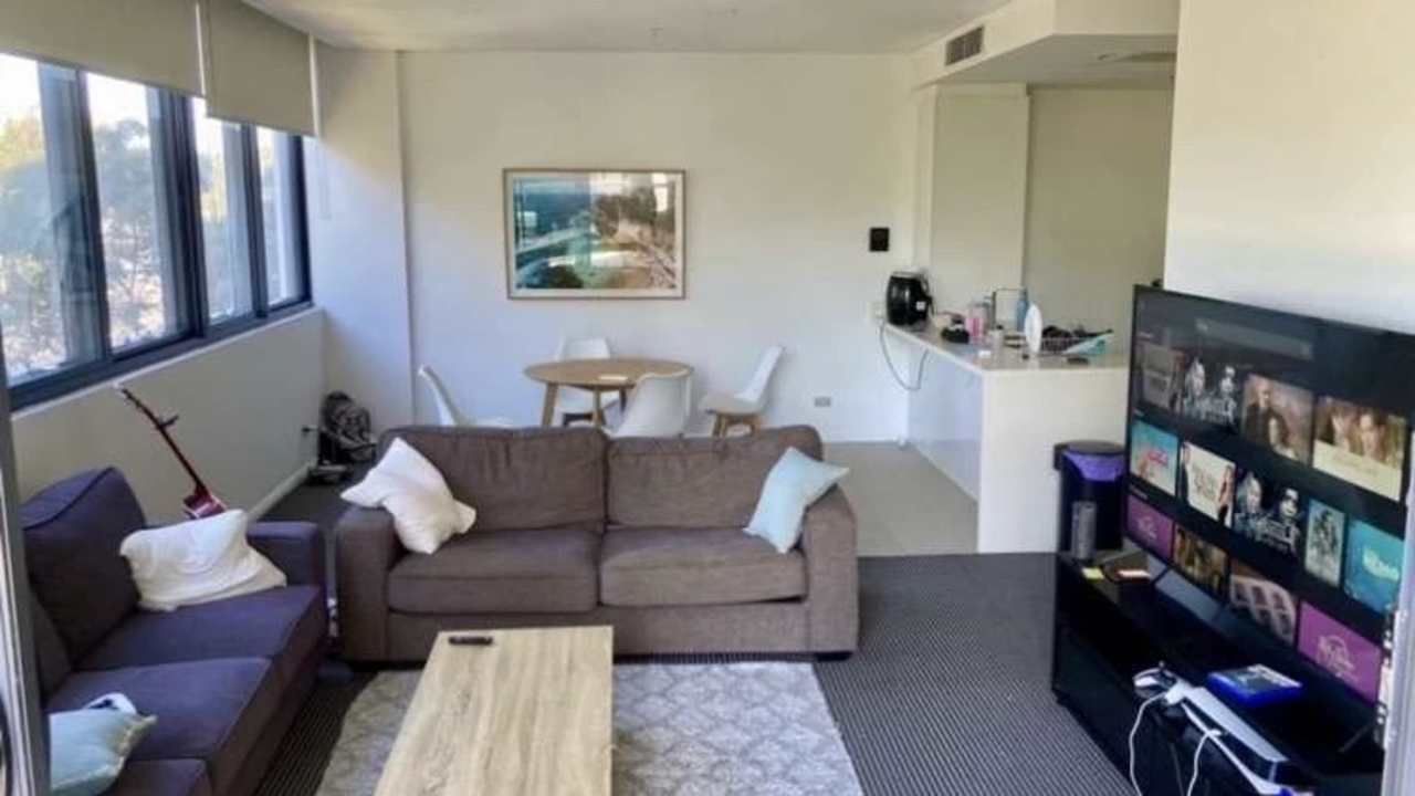 Furnished room with ensuite in a flatshare