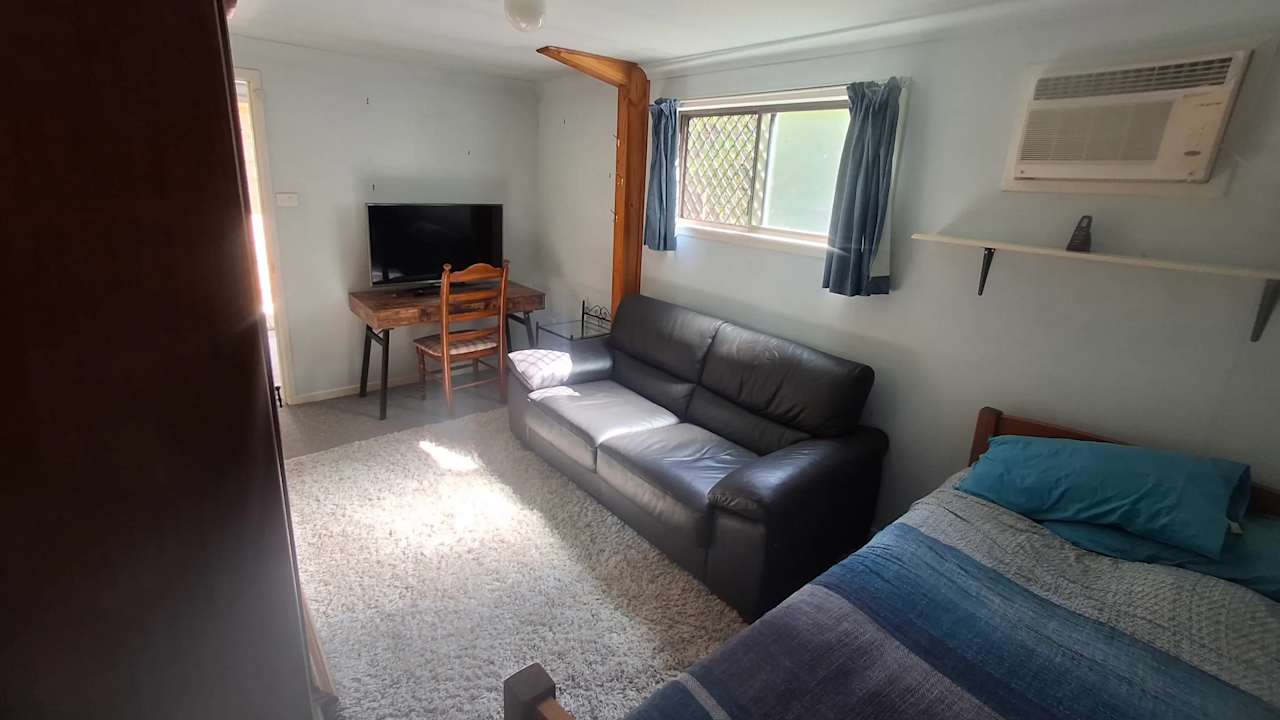 Room in a share house