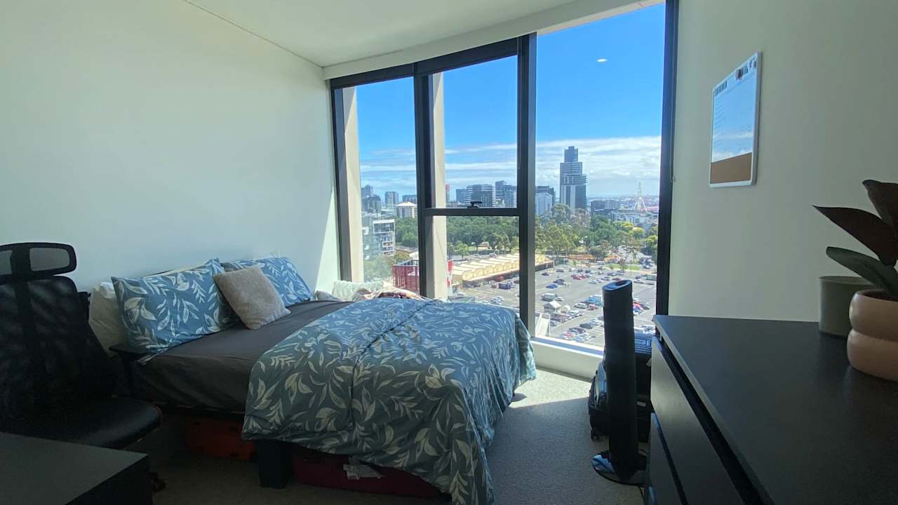 Unfurnished room with ensuite in a flatshare