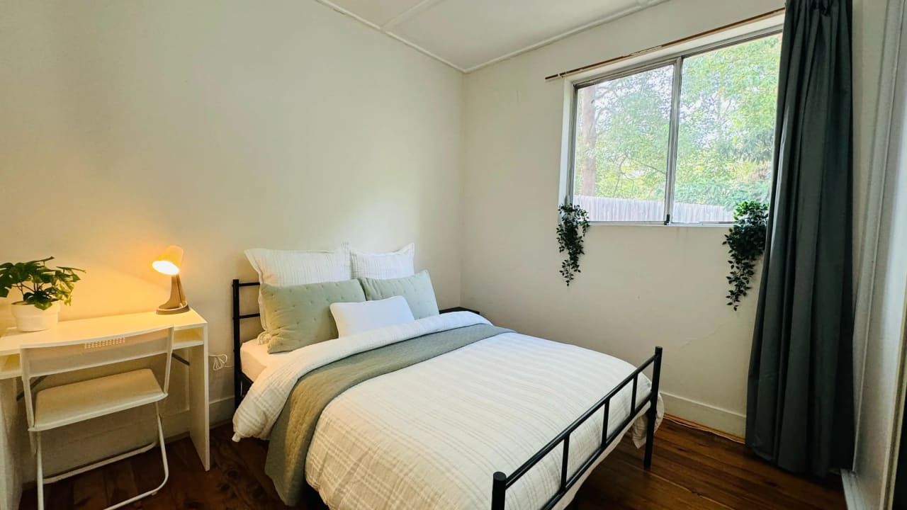 Furnished room in a share house
