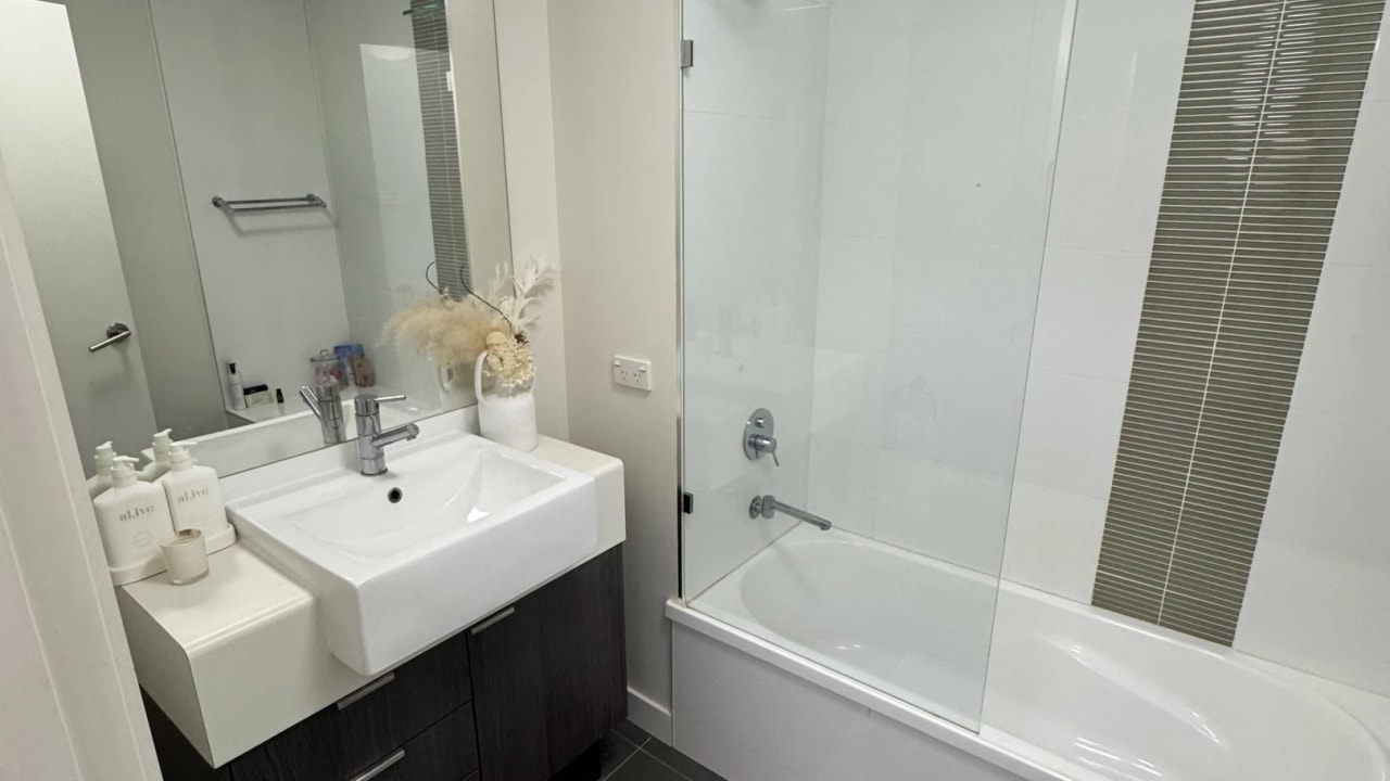 Furnished room with own bathroom