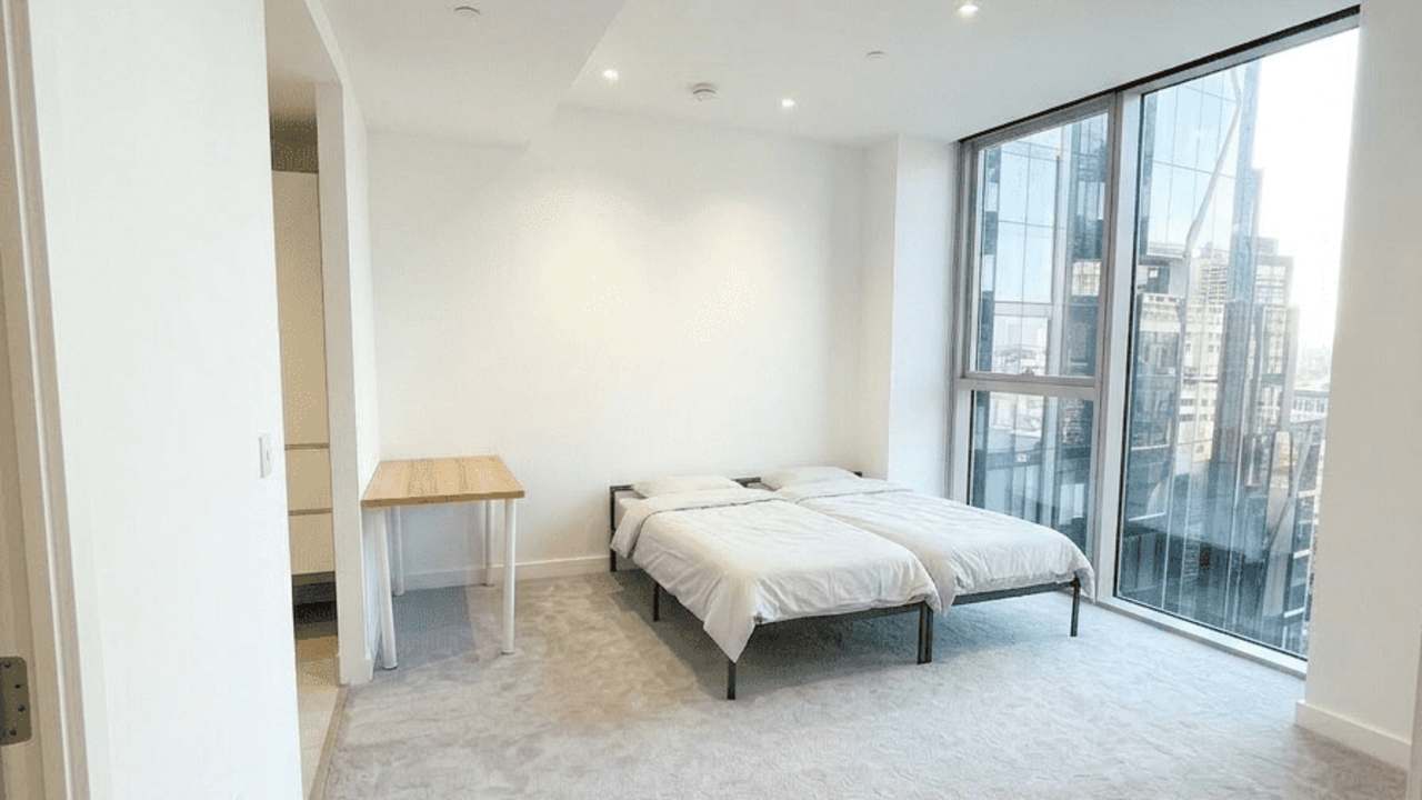 Furnished room with ensuite in a flatshare