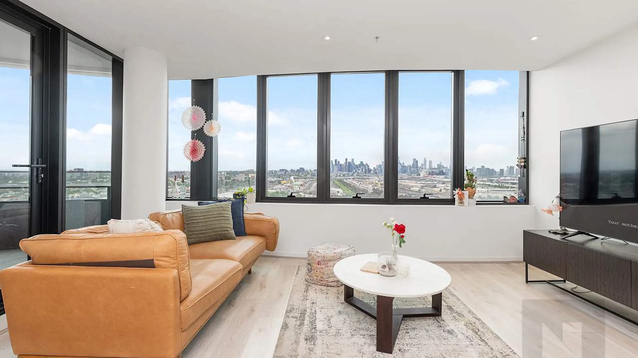 Furnished room with ensuite in a flatshare