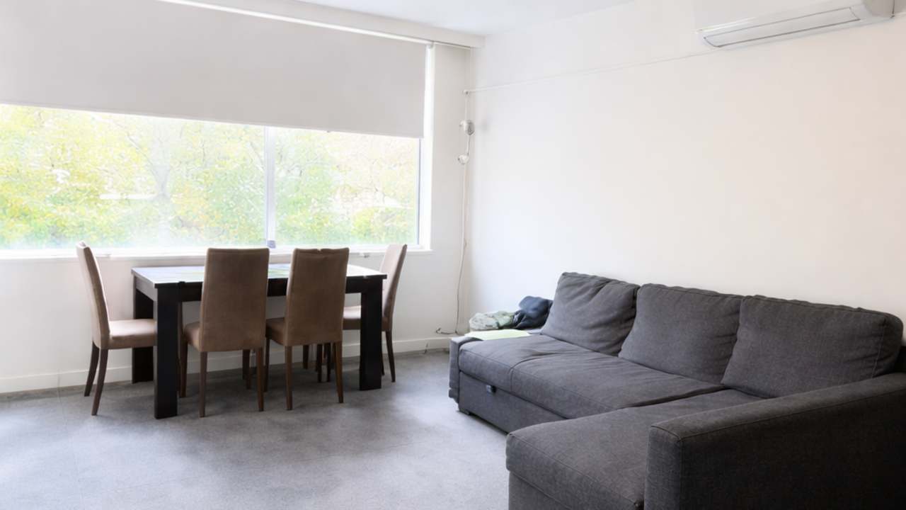 Furnished room in a flatshare