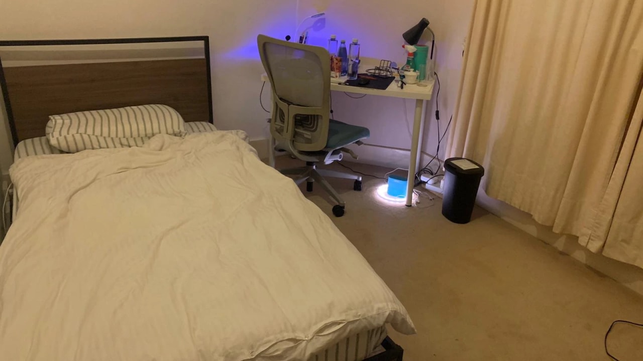 Furnished room in a share house