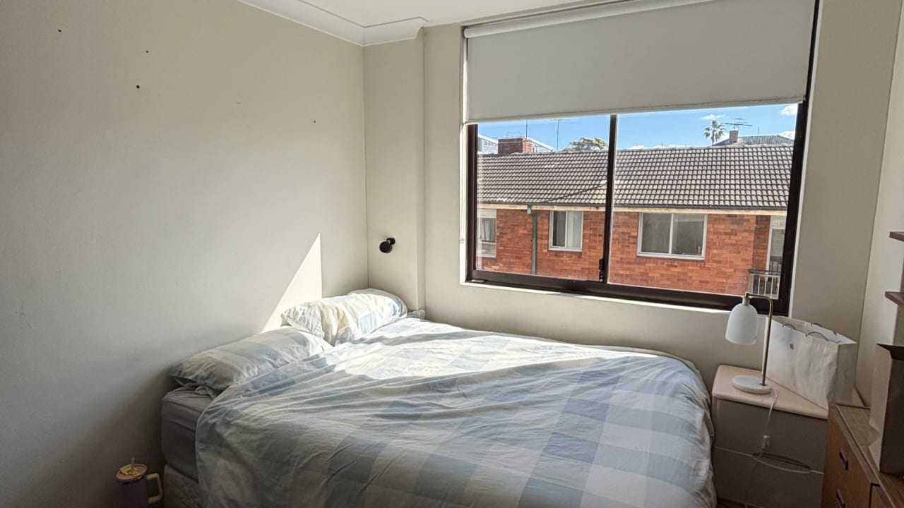 Furnished room in a flatshare