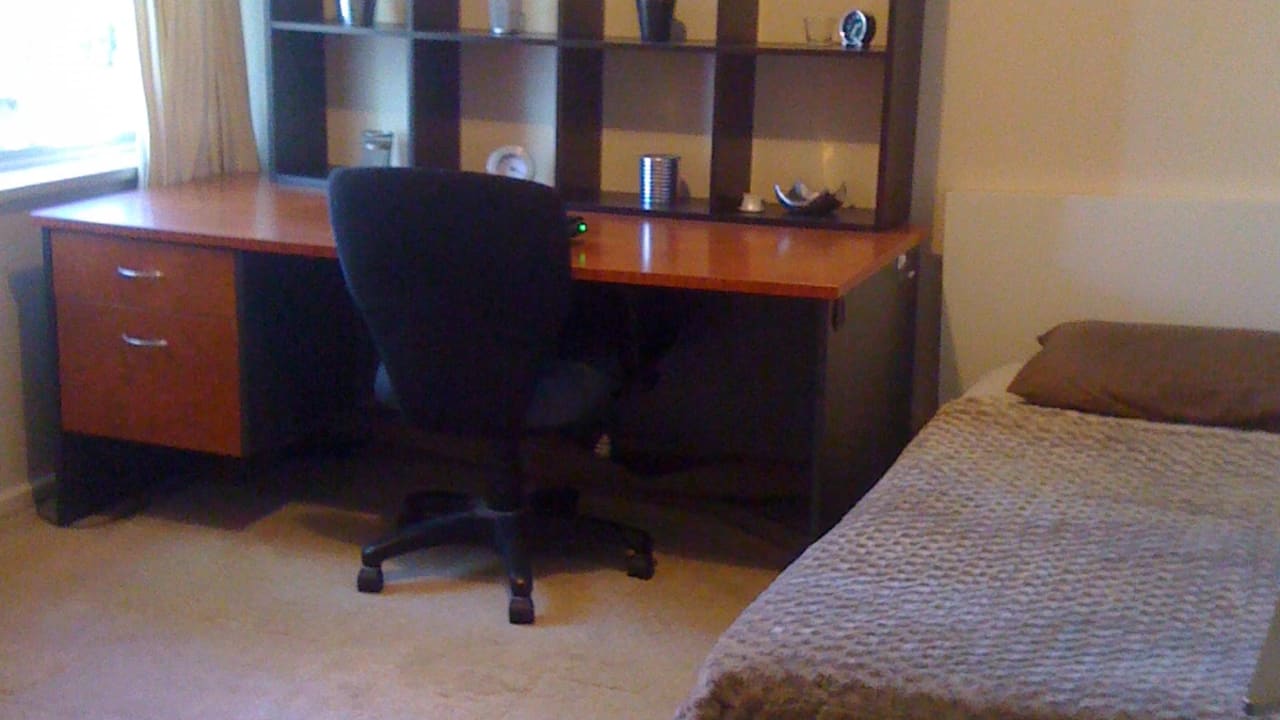 Furnished room in a flatshare