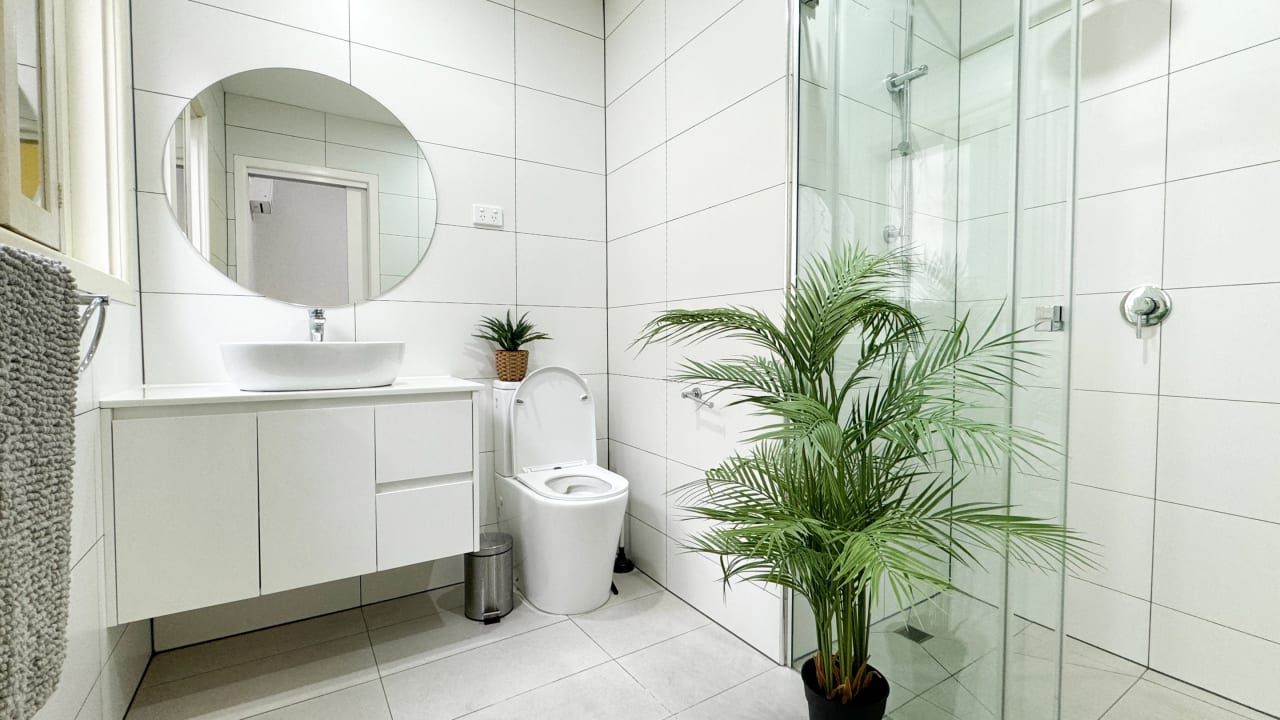 Furnished room with own bathroom