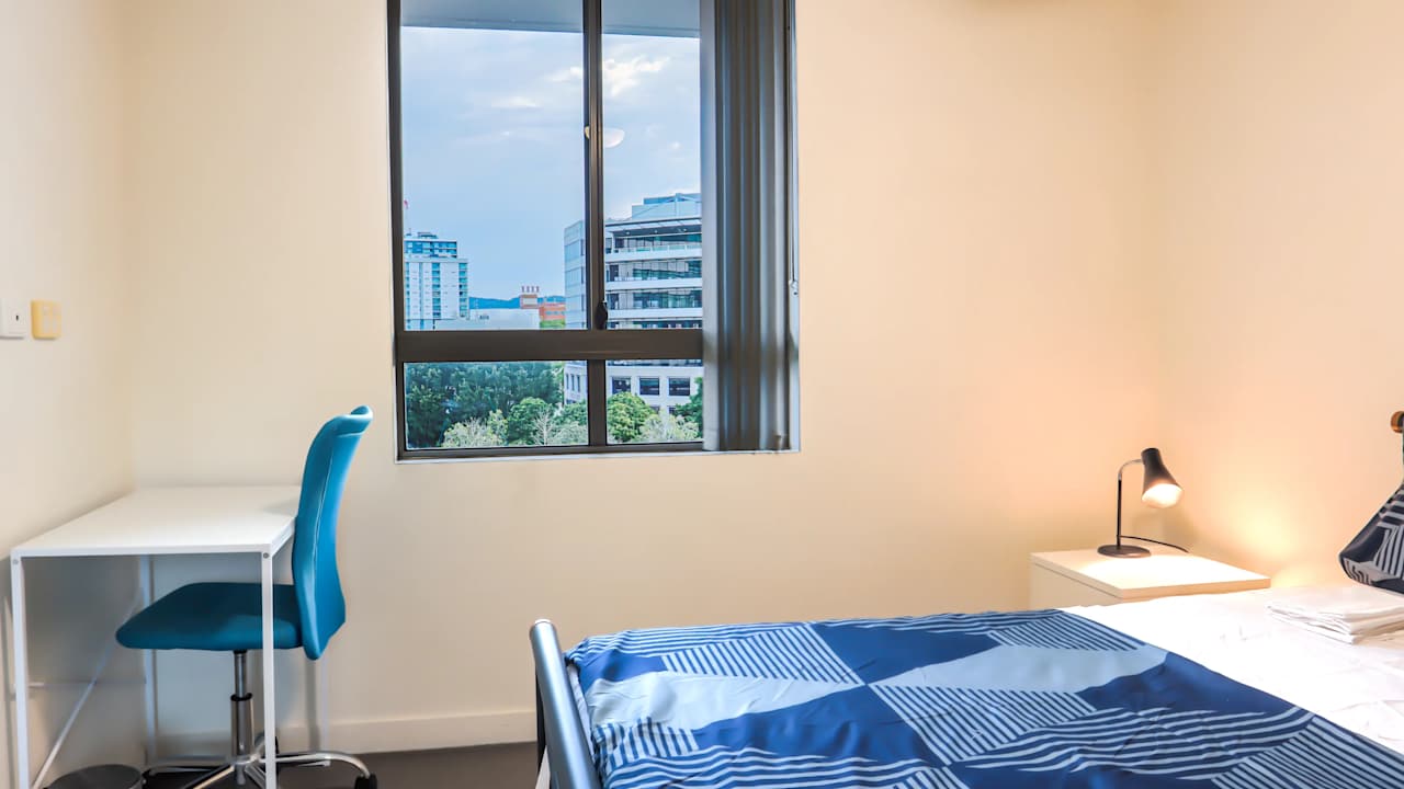 Furnished room in a flatshare