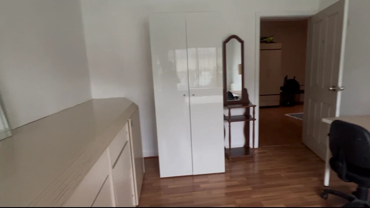 Furnished room in a share house