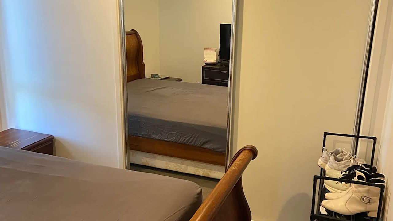 Furnished room in a share house
