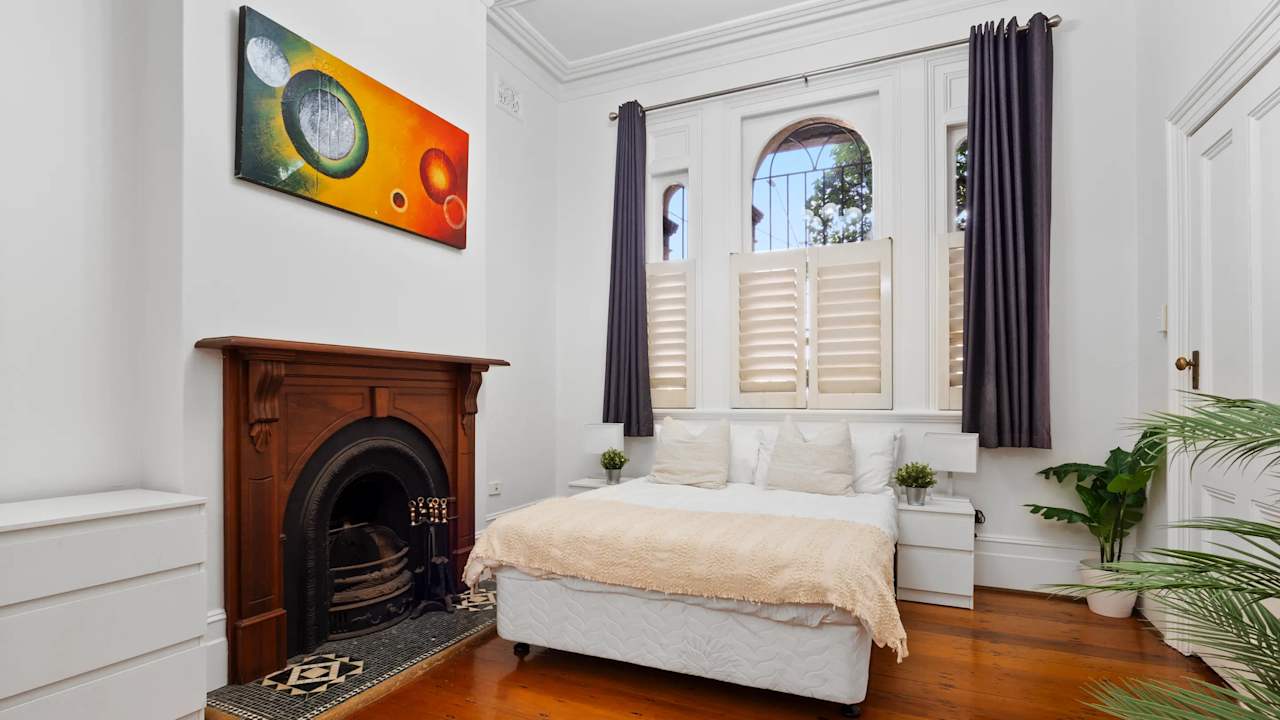 Furnished room in a flatshare