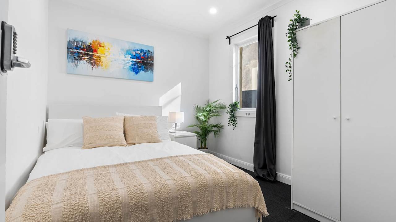 Furnished room in a share house