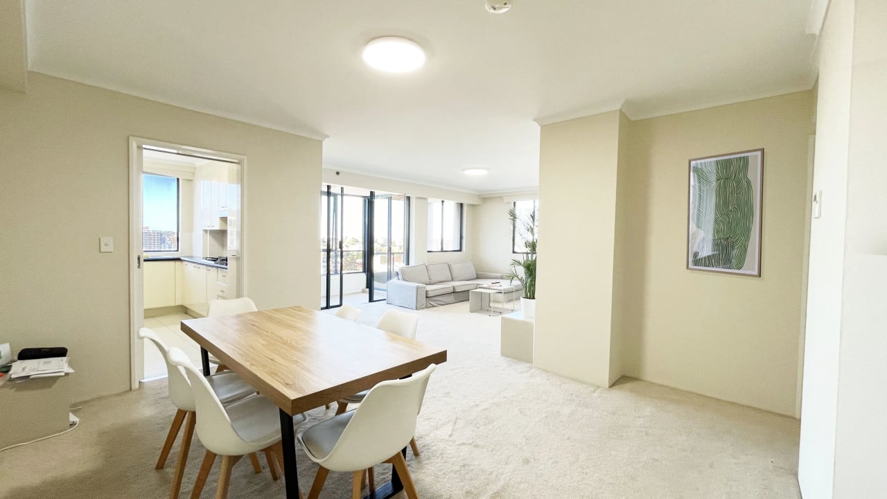 Furnished room in a flatshare