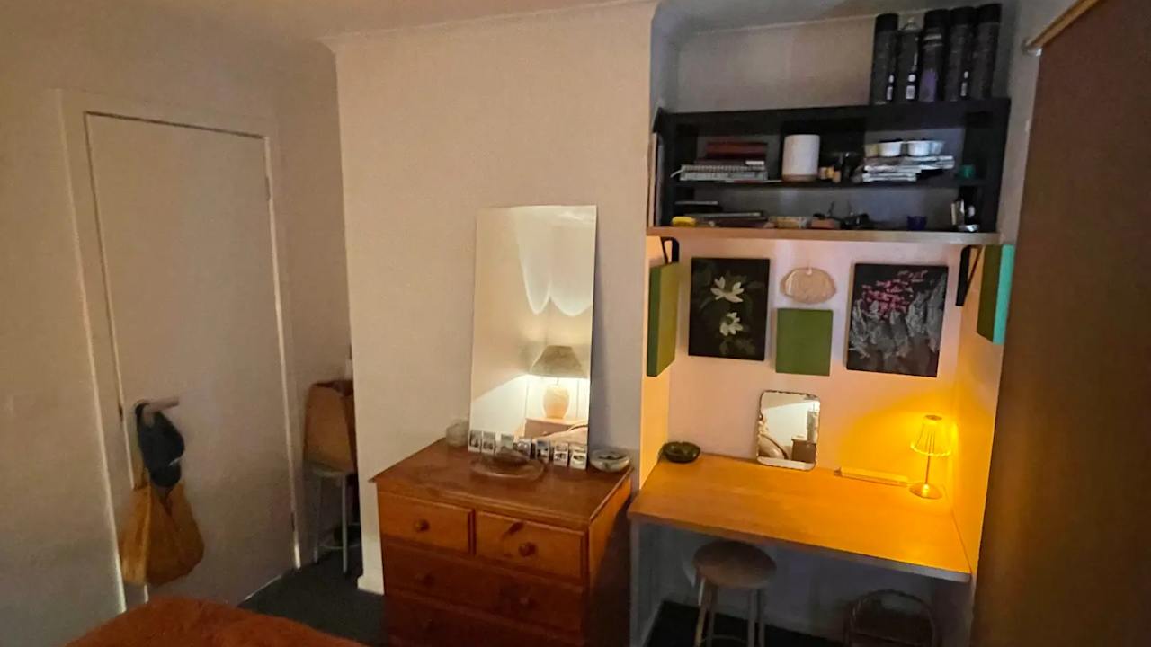 Furnished room in a share house
