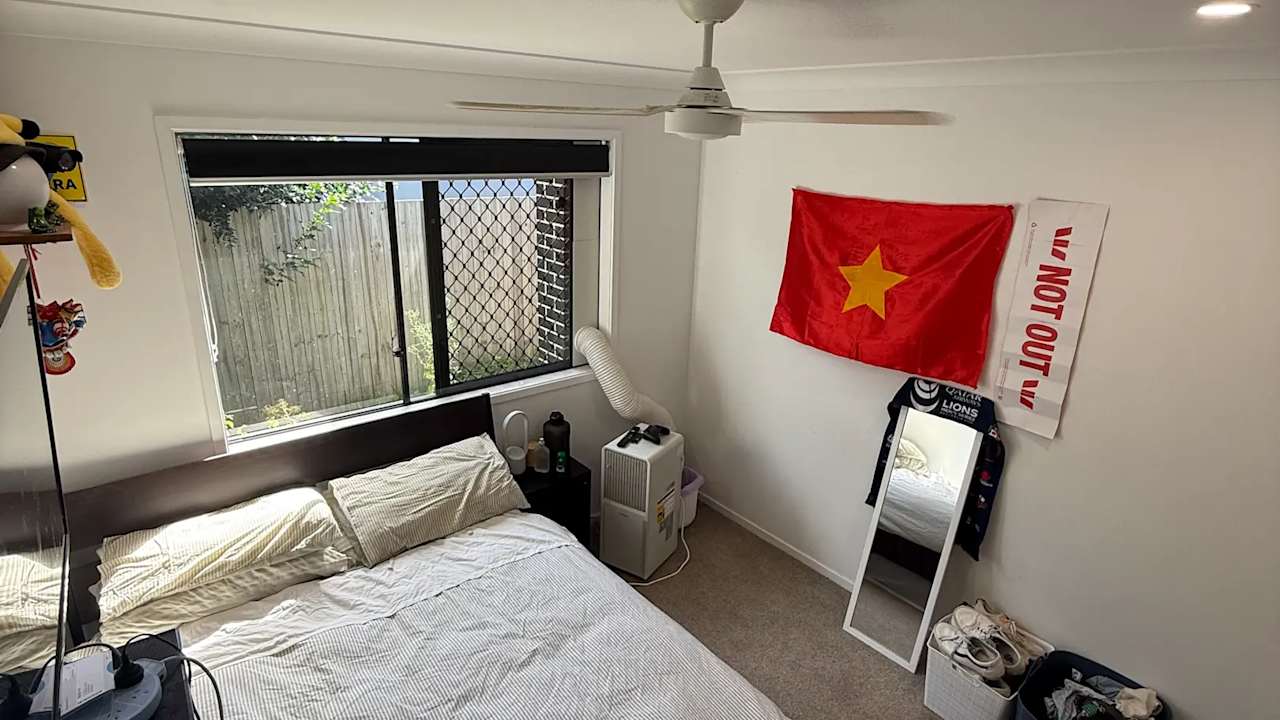 Room in a share house