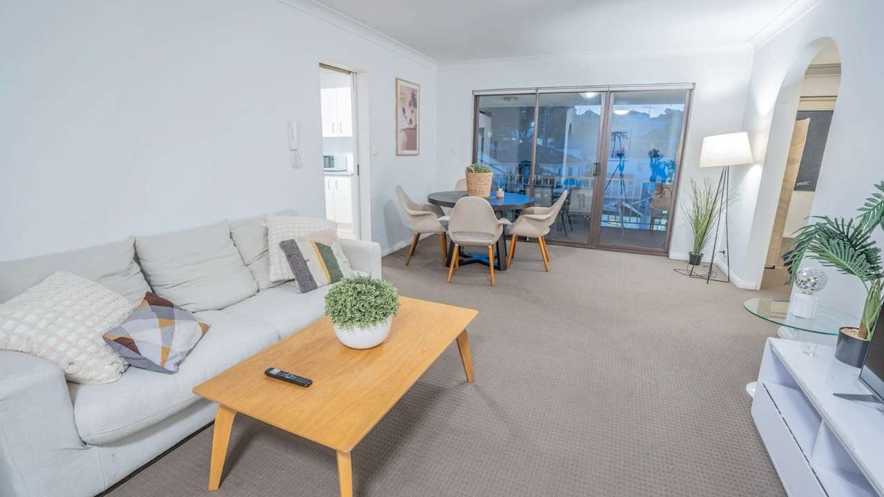 Furnished room in a flatshare