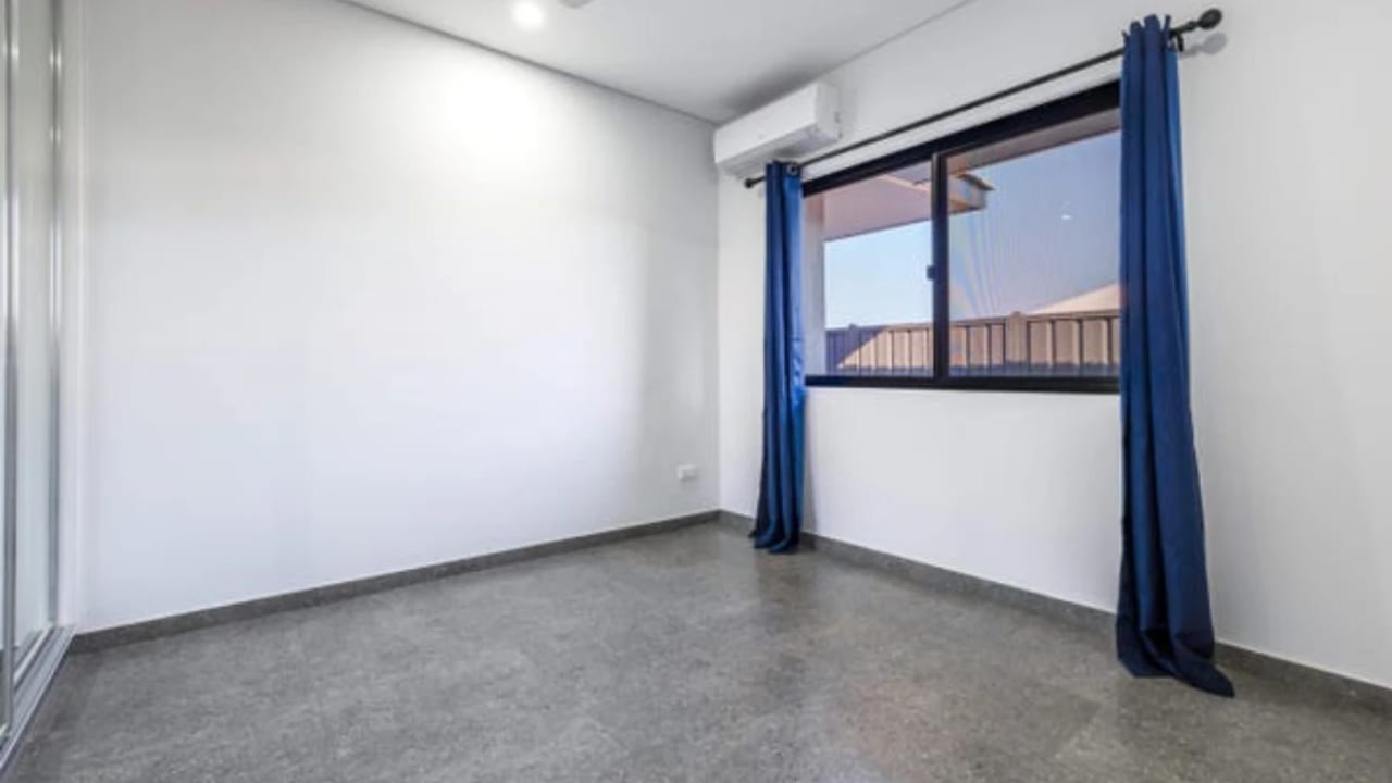 Unfurnished room in a share house