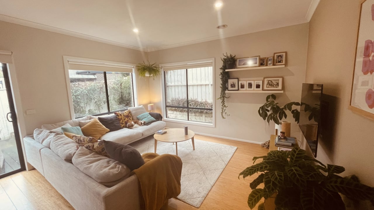 Furnished room in a share house