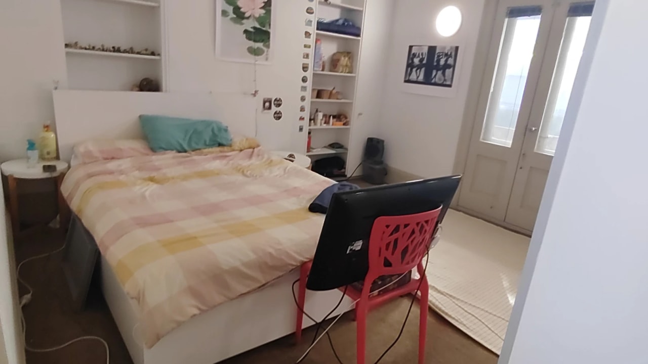 Room in a share house