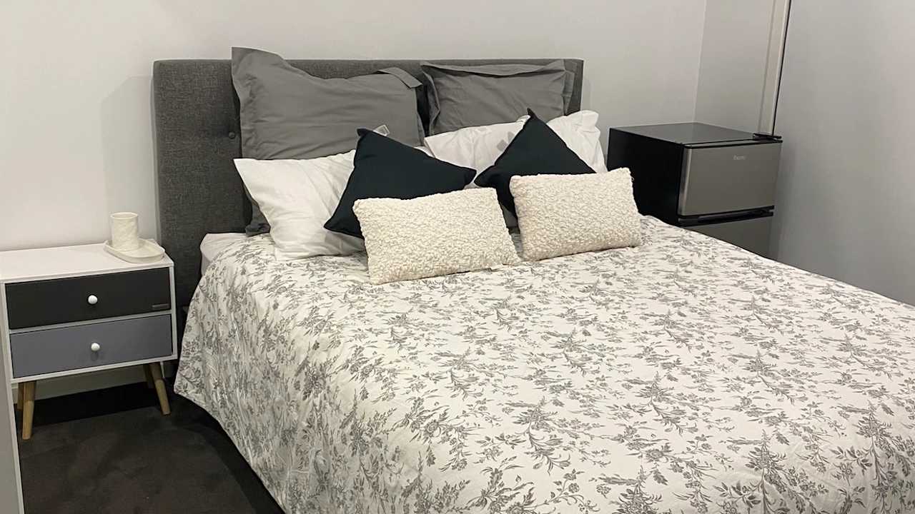 Furnished room with own bathroom