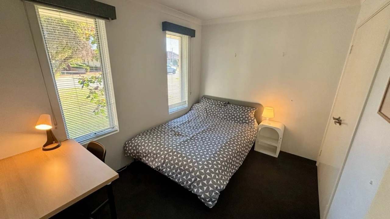 Room in a share house