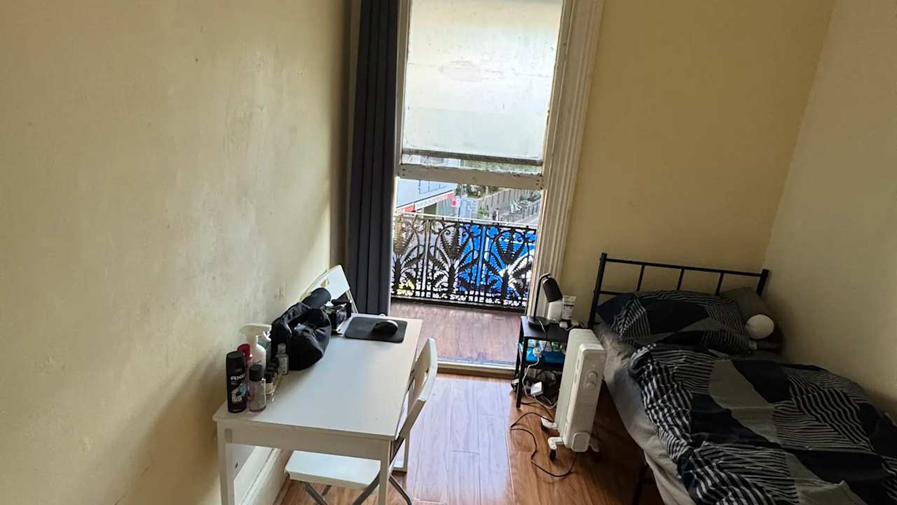 Furnished room in a flatshare