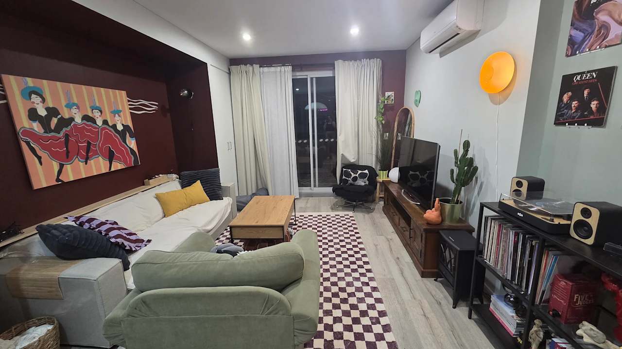 Unfurnished room in a flatshare