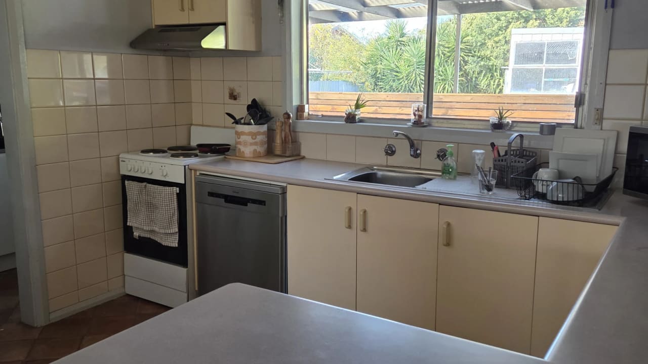 Unfurnished room in a share house