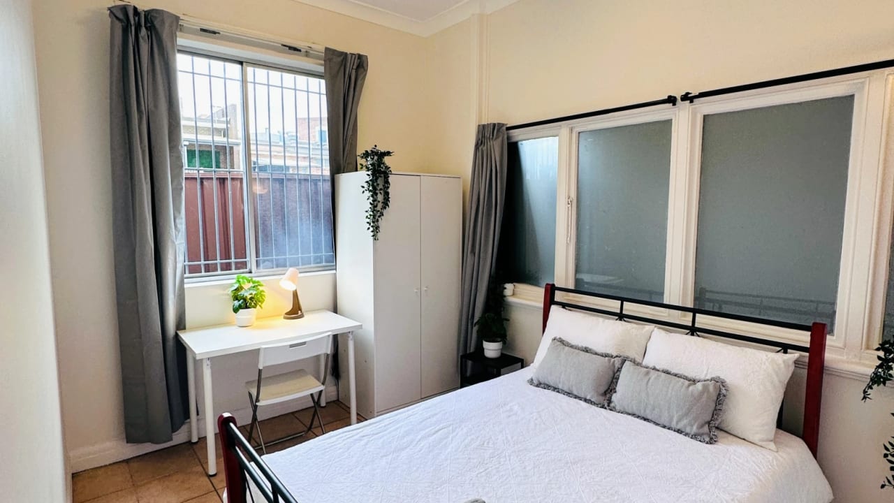 Furnished room in a share house