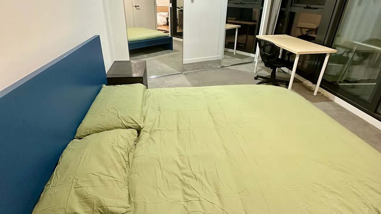 Furnished room with ensuite in a flatshare