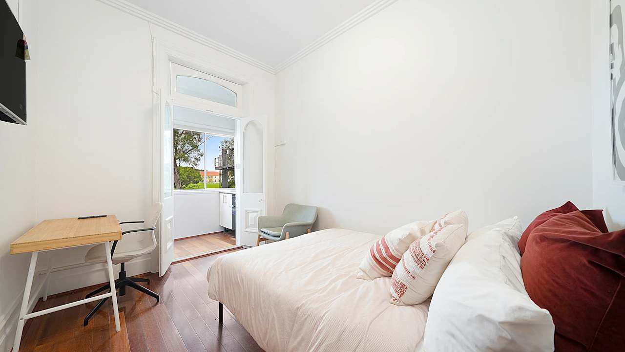 Room studio flat for rent