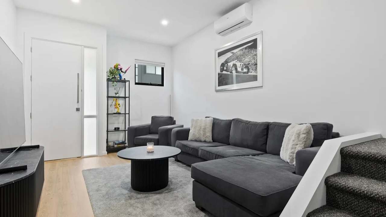 Whole property with 3 rooms for rent