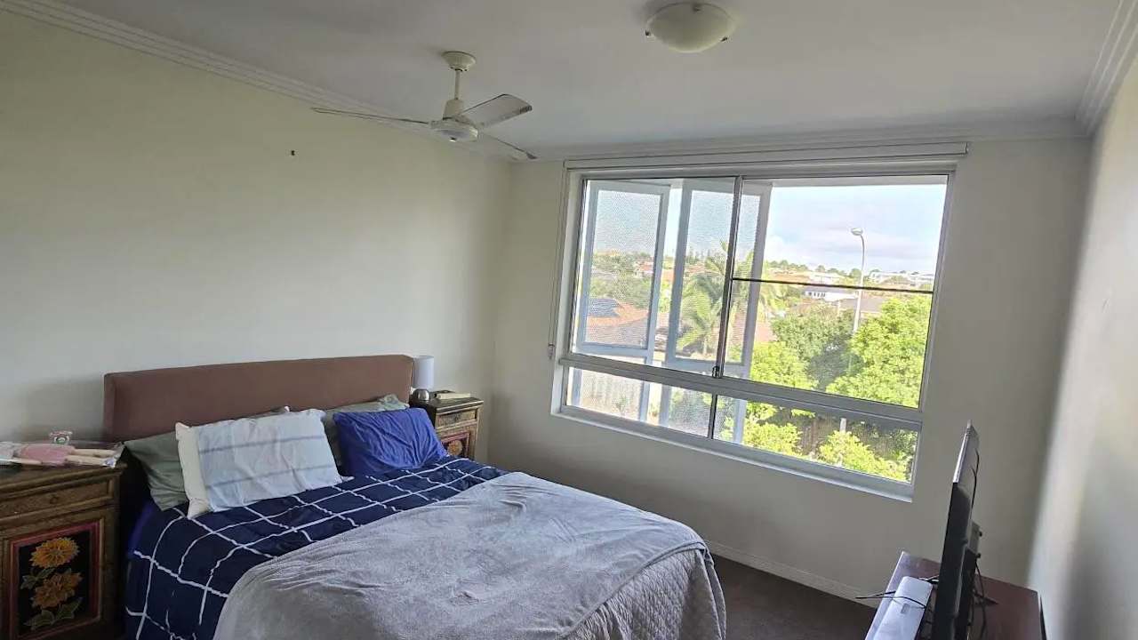 Unfurnished room with own bathroom
