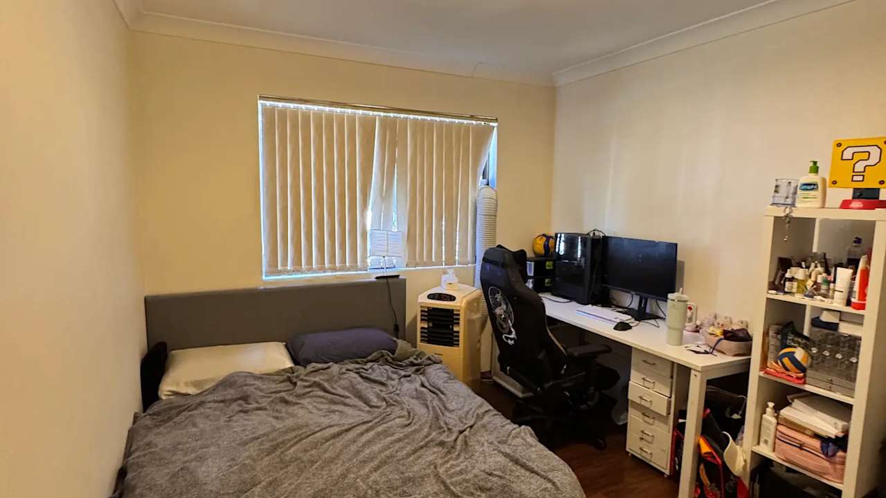 Furnished room in a flatshare