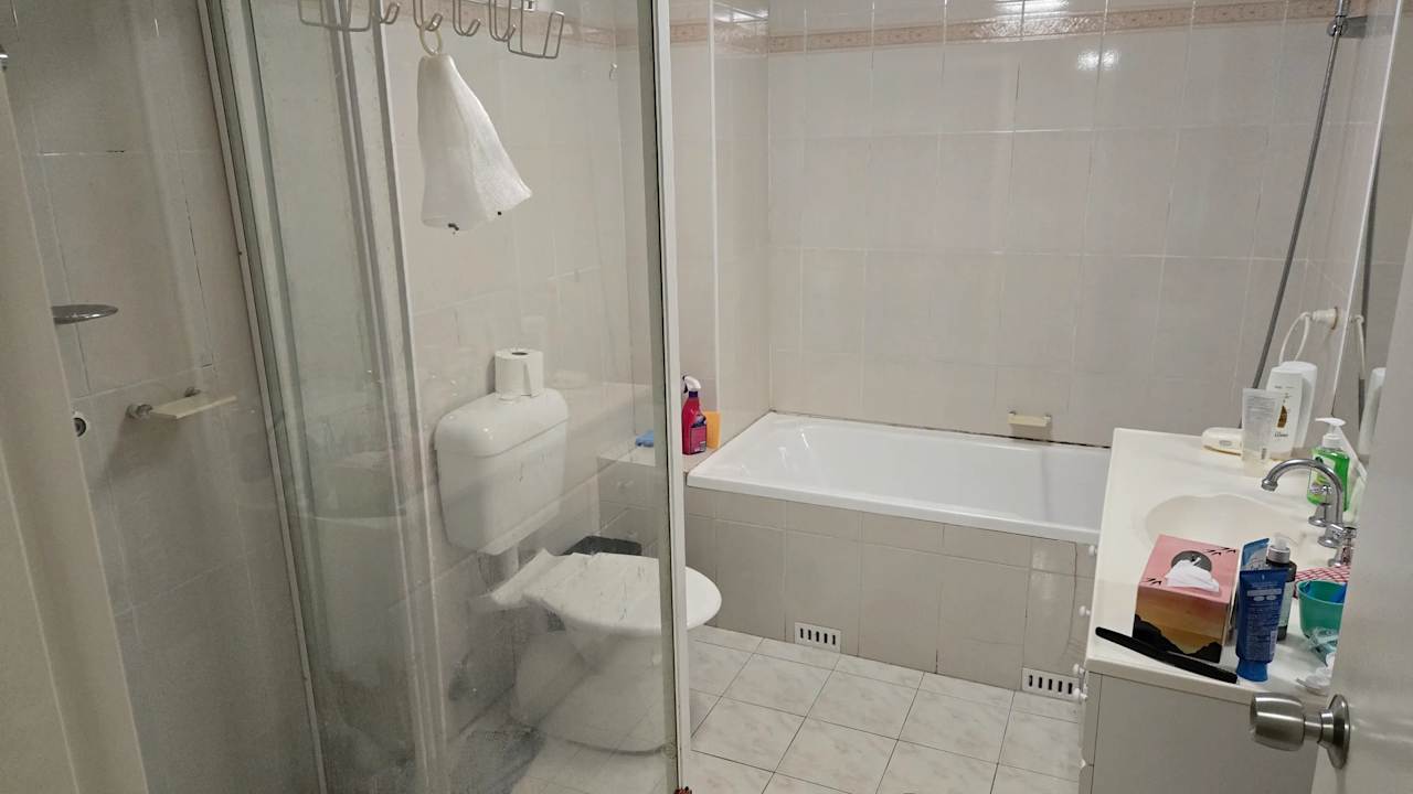 Furnished room with ensuite in a flatshare