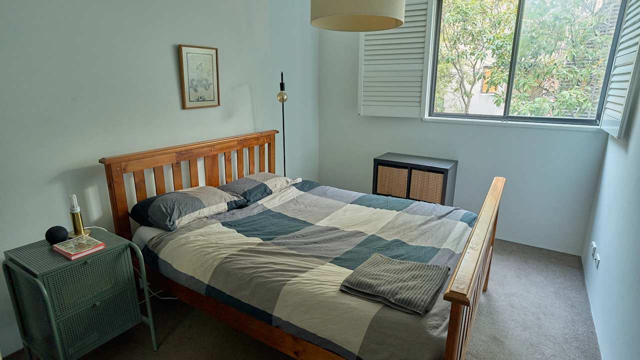 Furnished room in a flatshare
