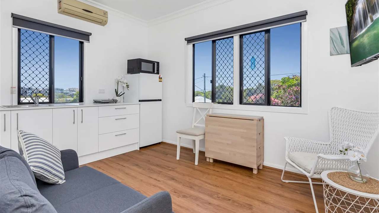 Furnished room studio flat for rent