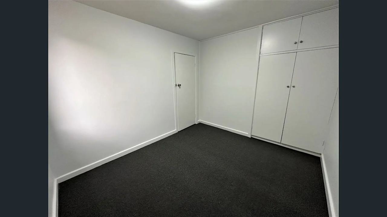 Unfurnished room in a flatshare