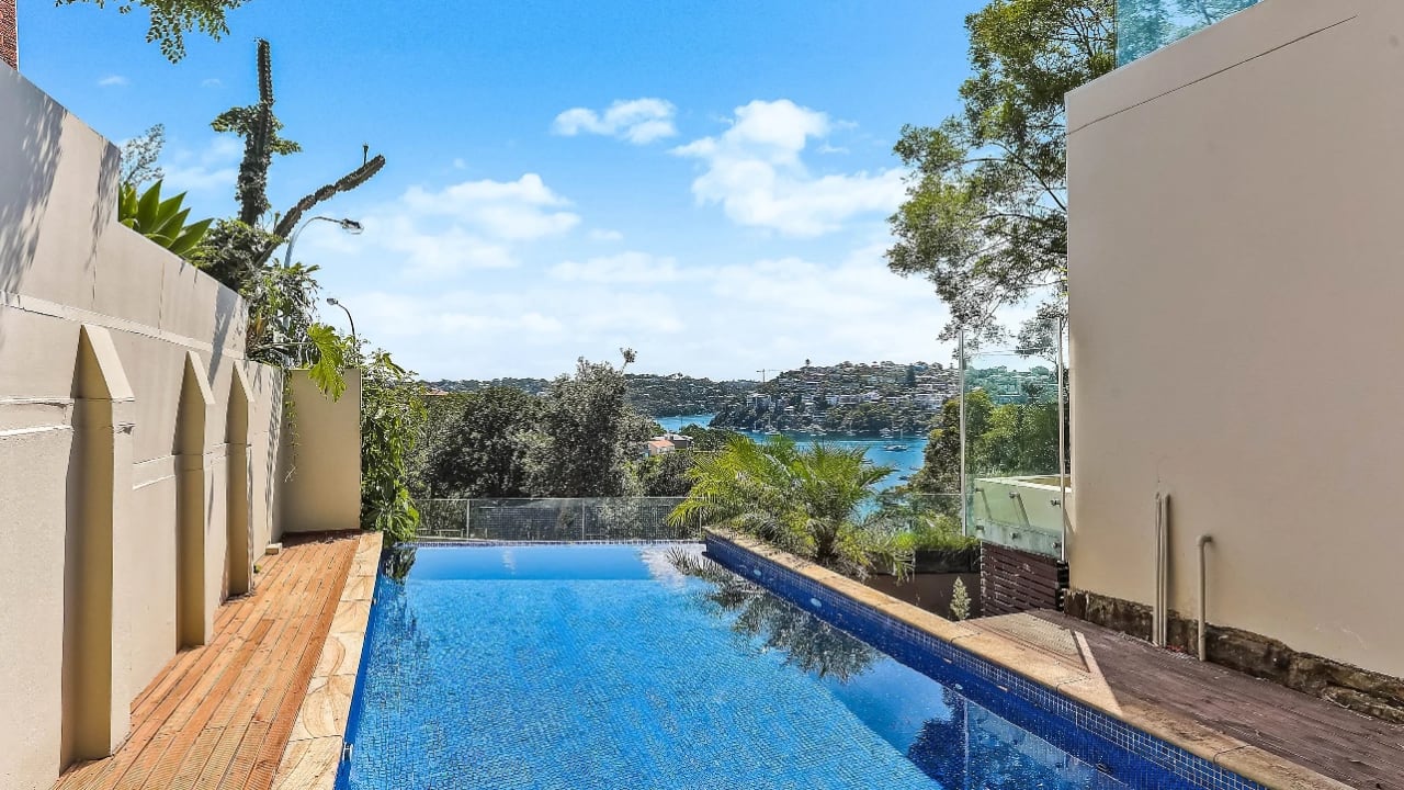 Whole property with 6 rooms for rent
