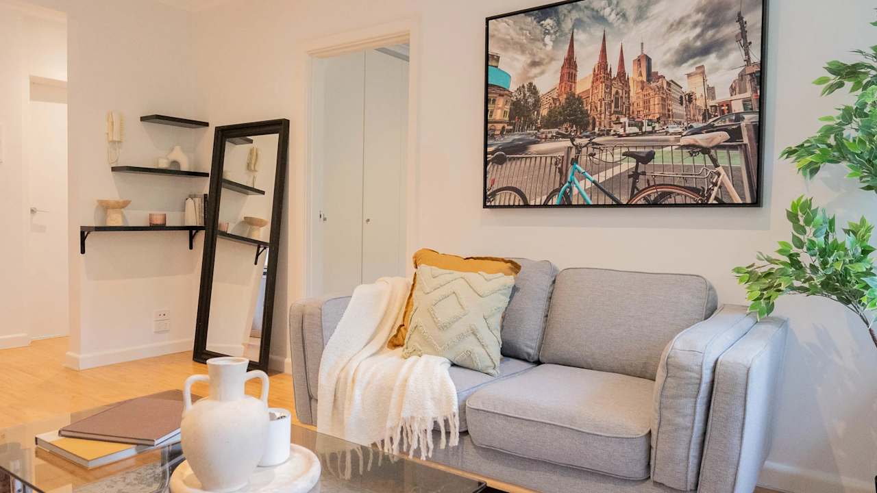 Furnished room in a flatshare