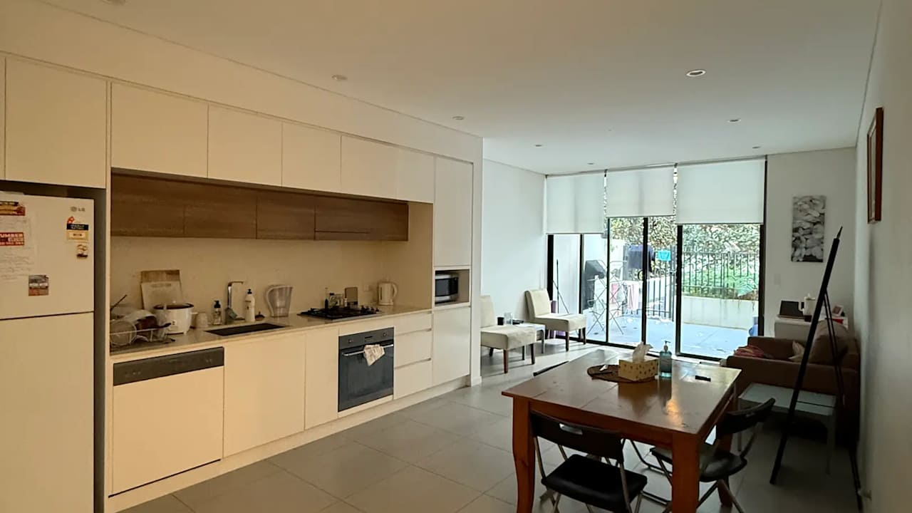 Furnished room with ensuite in a flatshare