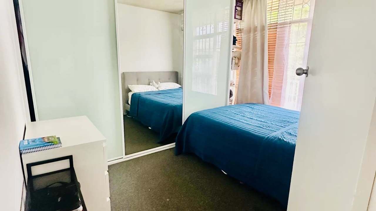 Furnished room in a flatshare