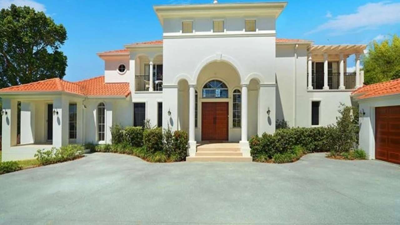 Unfurnished room with own bathroom